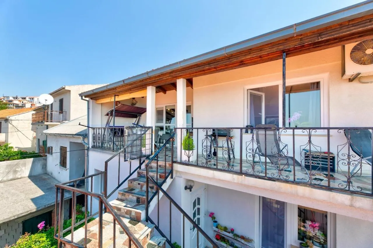 Mlikota Apartment Dramalj Croatia