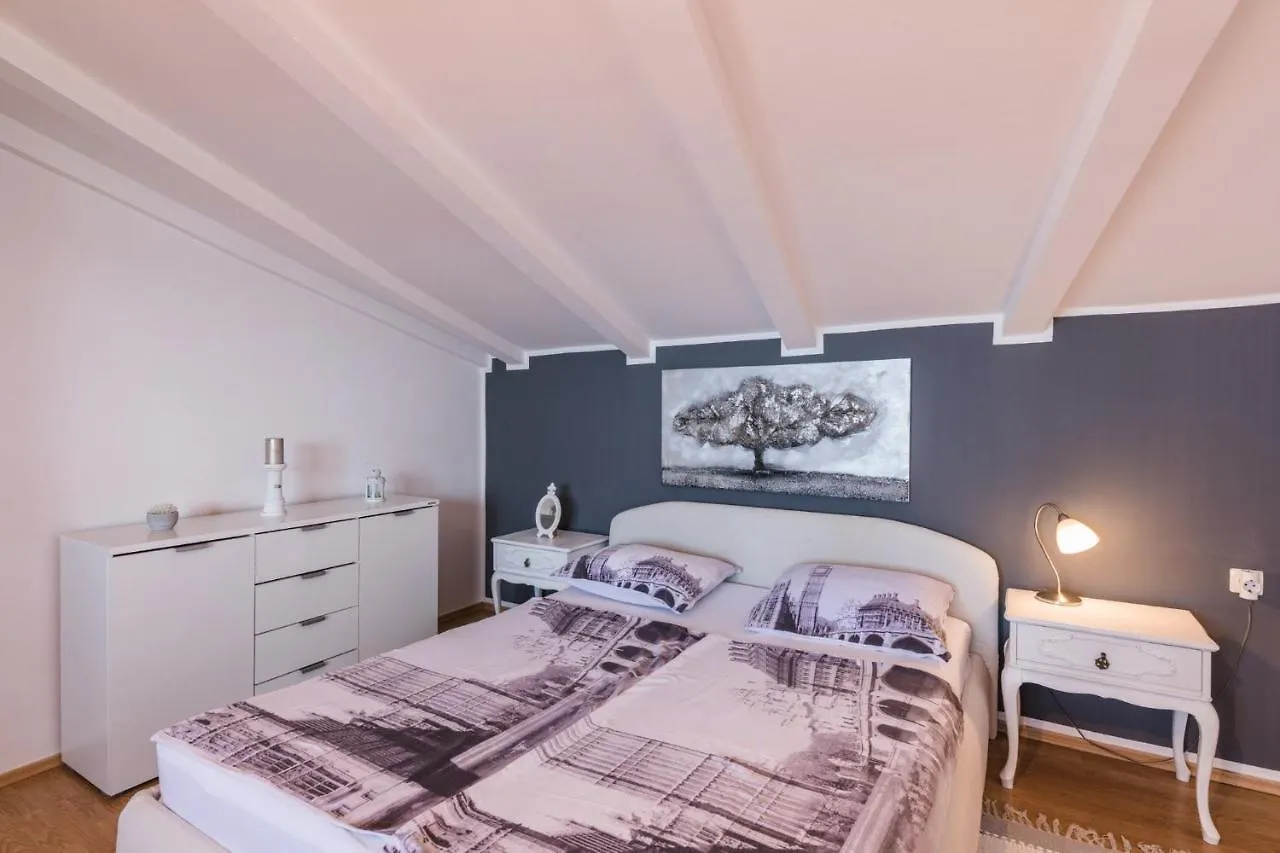 Mlikota Apartment Dramalj