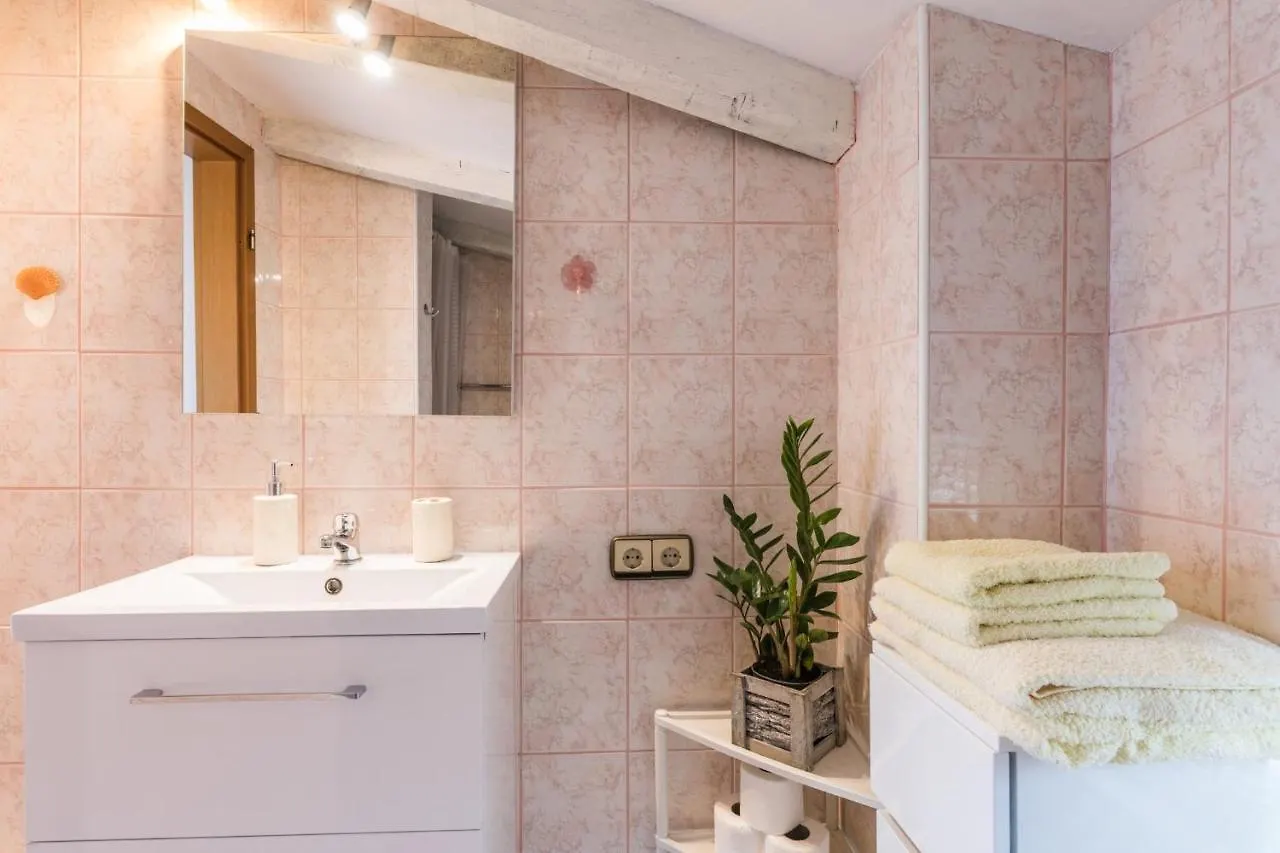 Mlikota Apartment Dramalj Croatia